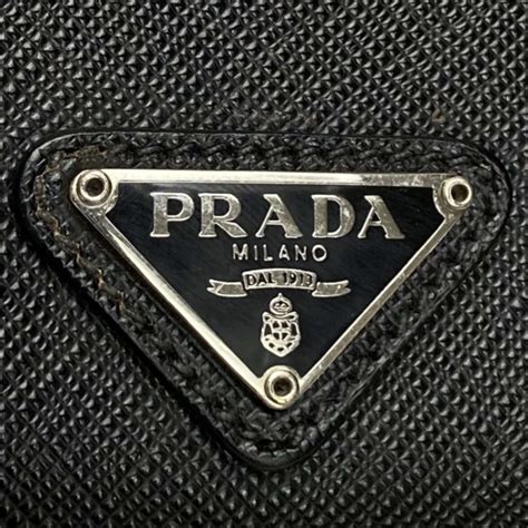 how to authenticate prada.